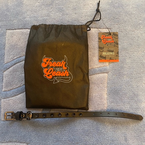 Spiked dog collar - Picture 1 of 3